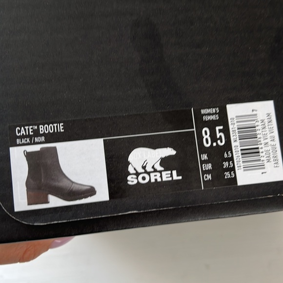 Sorel waterproof women’s booties - Picture 3 of 8